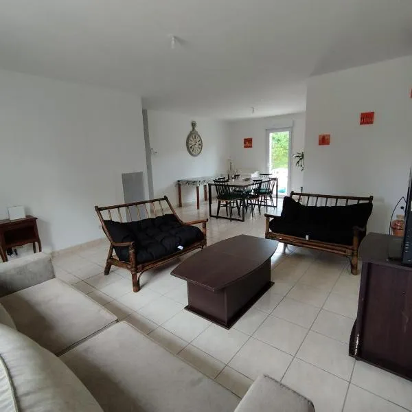Gîte - Zot Kaz, hotel v destinácii Mareuil-sur-Cher