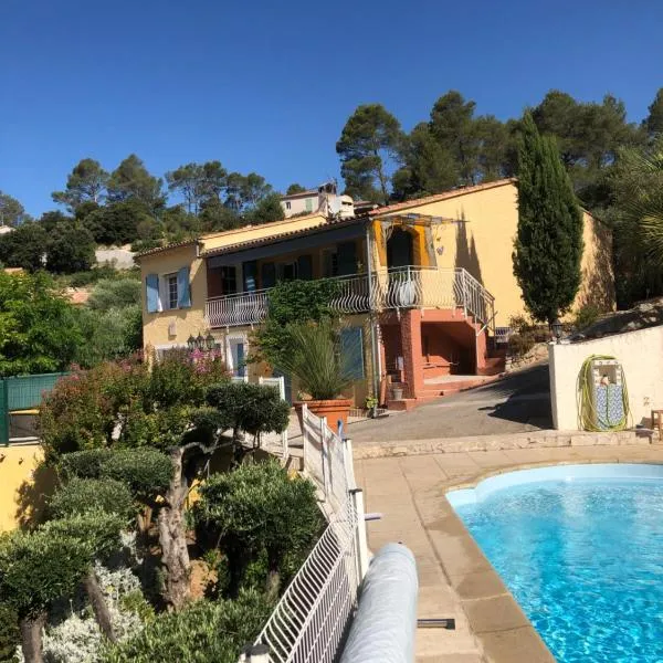 Appartement dans la colline, hotel v destinácii Belgentier