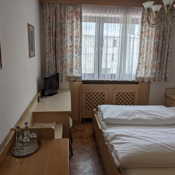 Hotel Neuwirt, hotel v destinaci Zorneding