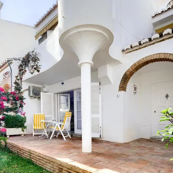 31 Mijas Playa Club townhouse La Cala, hotel in La Cala de Mijas
