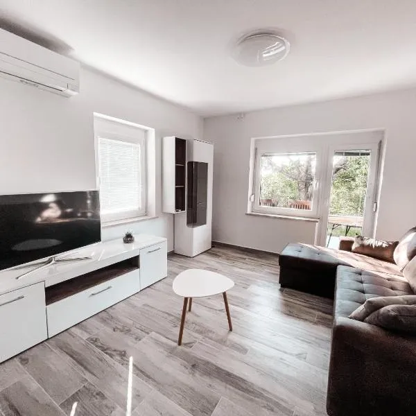 RIAD Apartments Premium, hotel v destinaci Zgornje Škofije