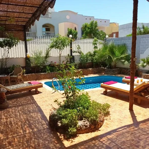 Rum i villa med pool, hotel v destinaci Hurghada