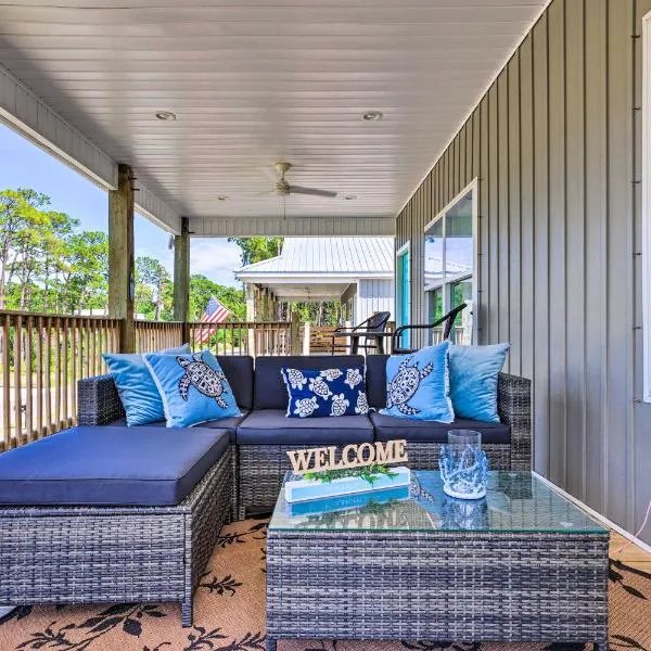 Dauphin Island Retreat 2 Blocks to Beach! โรงแรมในฟอร์ตมอร์แกน