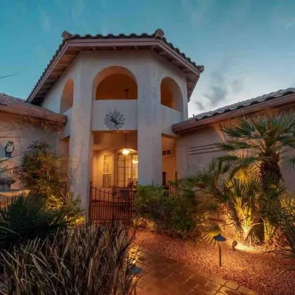 Mountain View Hide Away with Heated Pool, hotel v destinaci Phoenix