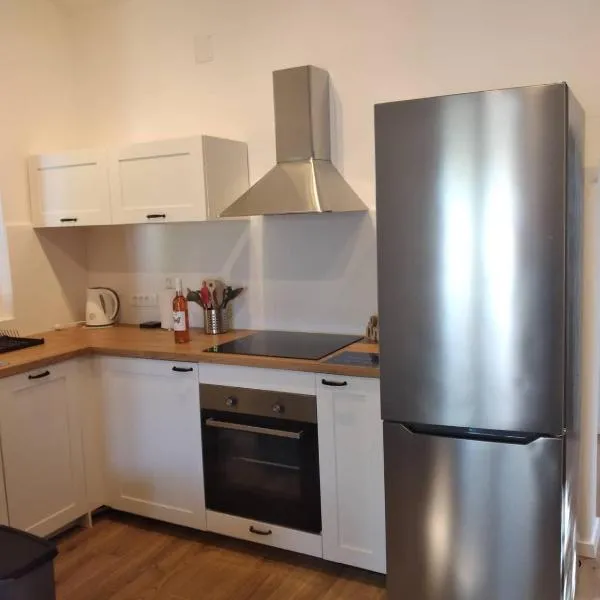 Apartmani LUNI, hotel di Premantura