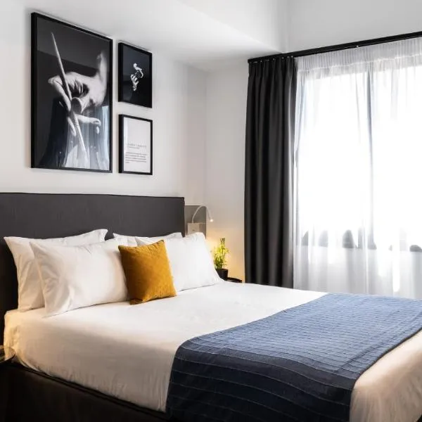 Play Theatrou Athens a member of Brown Hotels, hotel en Athens