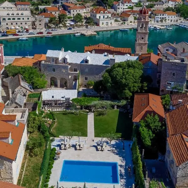 Puteus Palace Heritage Hotel, hotel v destinaci Pučišća