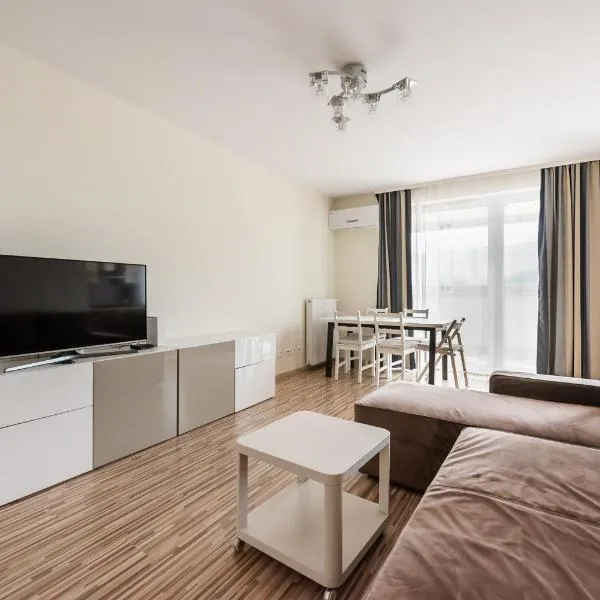 Metro Kondratowicza Spacious Apartment by BookingHost，華沙的飯店