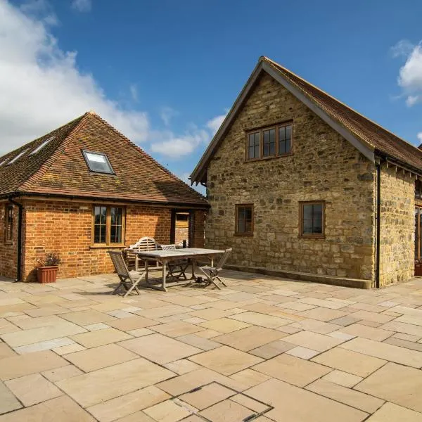 Parkfields Barns Self Catering Accommodation, hotel en Buckingham