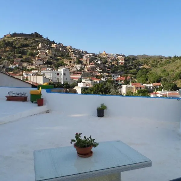 Villa Kotetsi - Rooms To Let - Volissos - Chios、Volissosのホテル