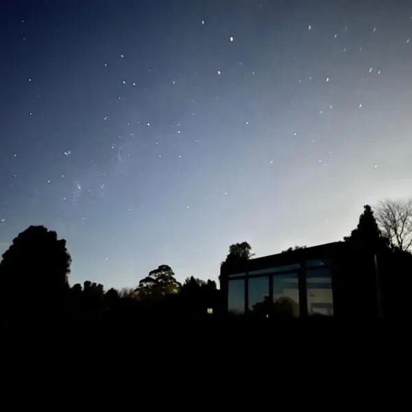 Ngā Whare Mānatu, hotel in Peel Forest