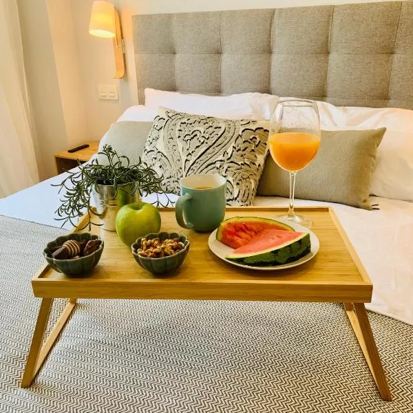 Sea view luxury new apartment Marbella Port, отель в городе Марбелья