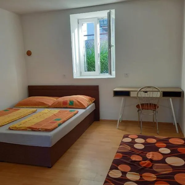 Grand House, hotel in Štúrovo