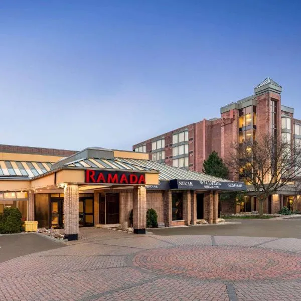 Ramada Plaza by Wyndham Niagara Falls, hotell i Niagara Falls