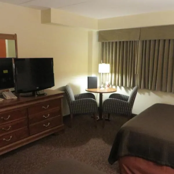 AmericInn by Wyndham Forest Lake, hotel in Chisago City