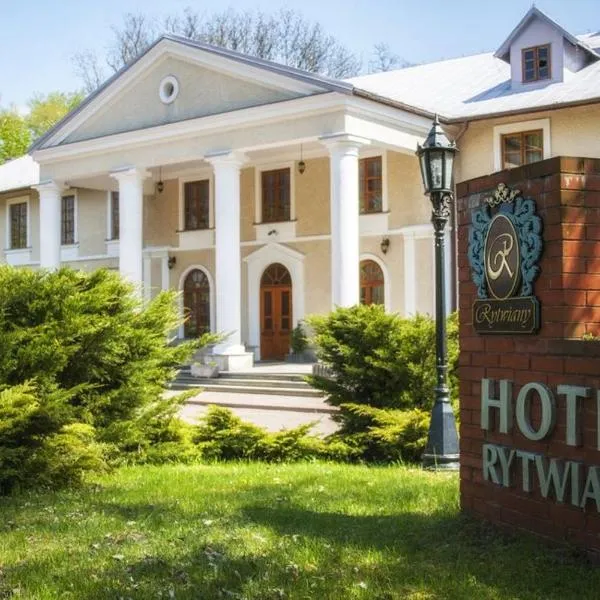 Hotel Rytwiany Pałac: Rytwiany şehrinde bir otel