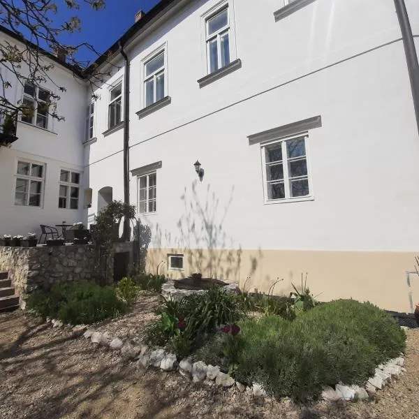 Apartmány VIENNA, hotel v destinaci Mikulov