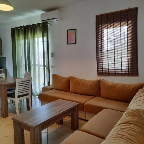 Apartments Alavana, hotel in Pulaj