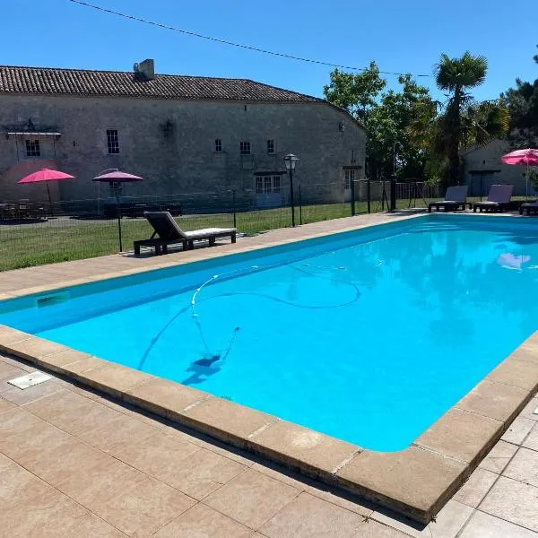 Gîte La Maison du Bonheur, hotel en Dondas