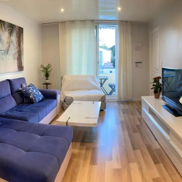 "l'hippocampe", climatisé, 60 m2 , 2 chambres, très calme, plage des sablettes et commerces à 3 minutes à pied, wifi, parking gratuit, lit king size – hotel w mieście La Seyne-sur-Mer