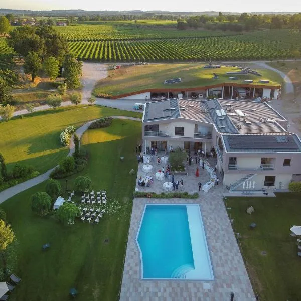 COBUE "Wine resort & Spa", hotel v destinácii Pozzolengo