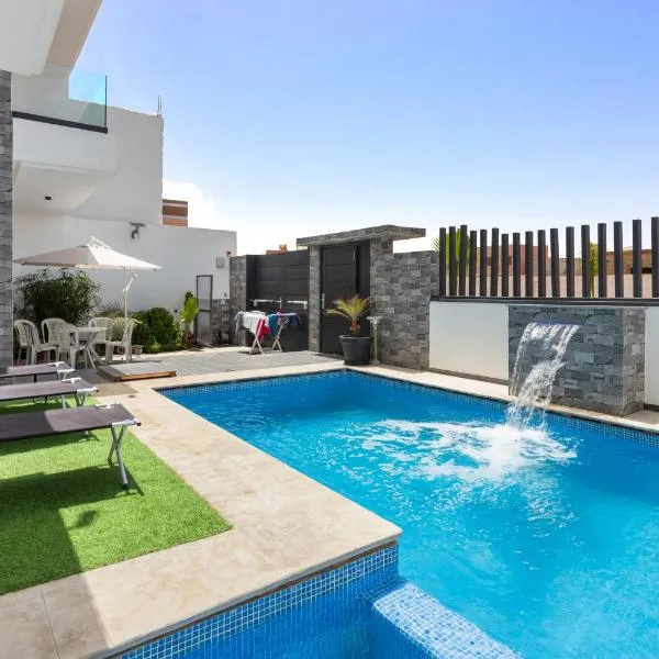 Villa MOSA 3 beds + 3 Bath villa with pool, hotel v destinaci Mirleft