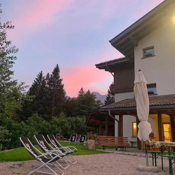 Chalet Edelweiss, hotel em Molveno