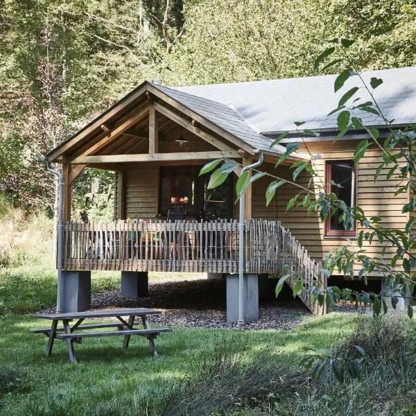 Tiny House Cetturu - 2-pers boshuisje op het domein van Bob & Henja, hotel in Houffalize