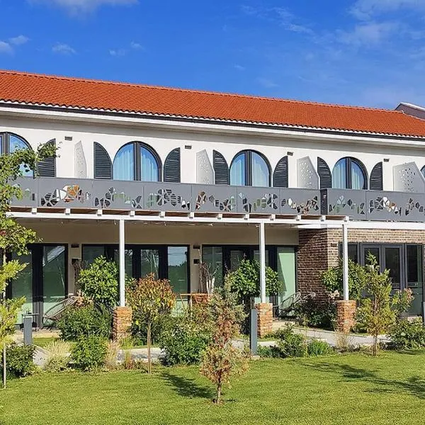 Boutique 23, hotel di Douăzeci şi Trei August