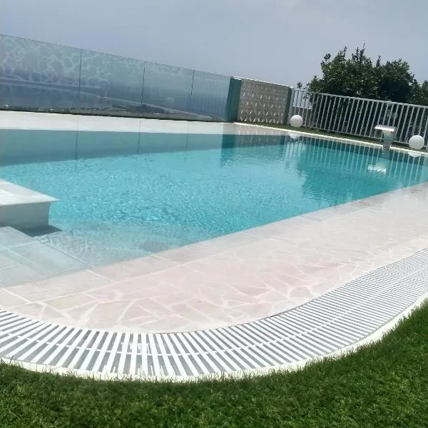 Casa Nine con piscina: Breña Baja şehrinde bir otel