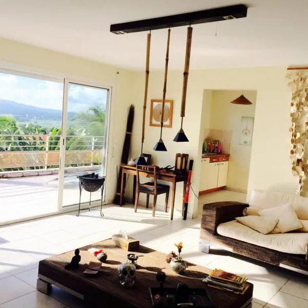 Grand Appartement De Standing, Magnifique Vue Mer, hotel v destinaci Ducos