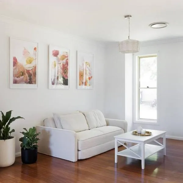 Adorable 1-bedroom Kuzman Guesthouse, hotel en Mudgee