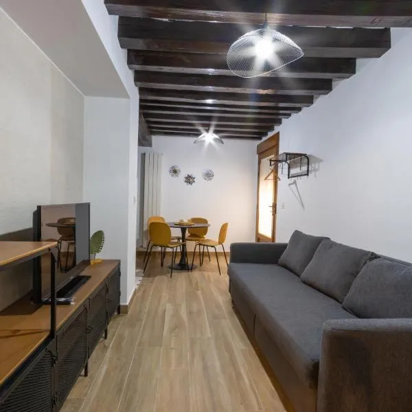 Apartamentos Turísticos La Casa Grande, hotel en Juarros de Voltoya