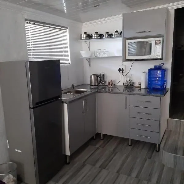 Ariah's Guesthouse and Self Catering, hotel v destinaci East London