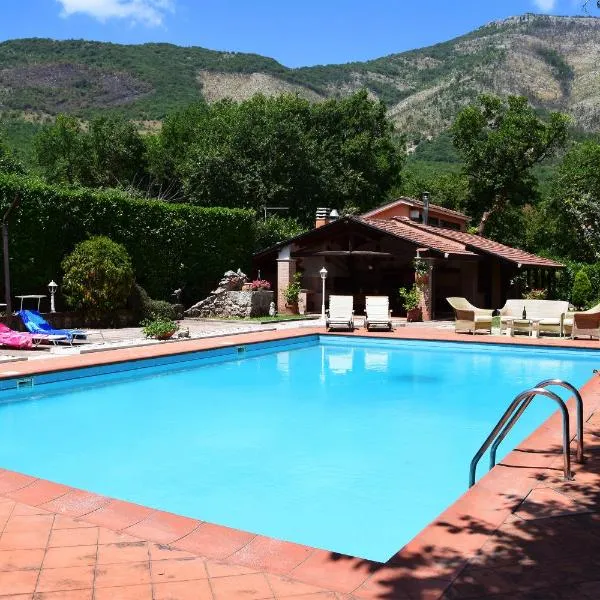 Casale Santa Croce, hotel v destinaci Pastena