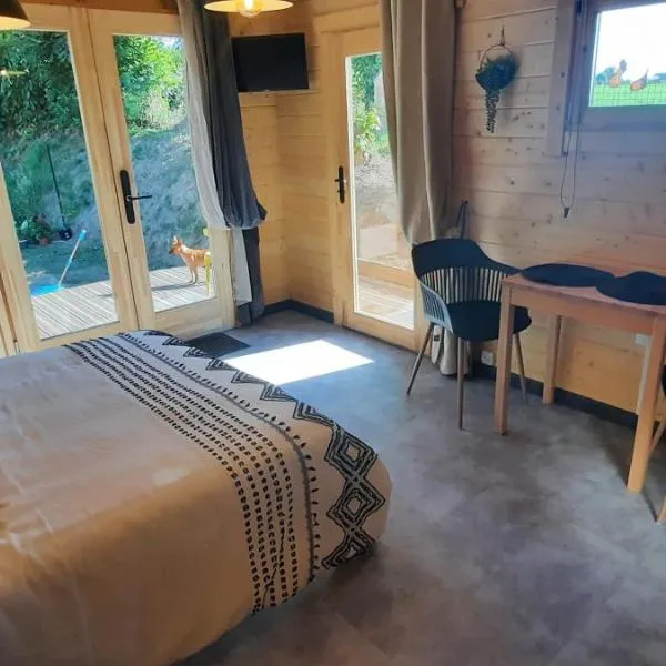 Chalet Studio 5kms Etretat, hotell i Saint-Sauveur-dʼÉmalleville