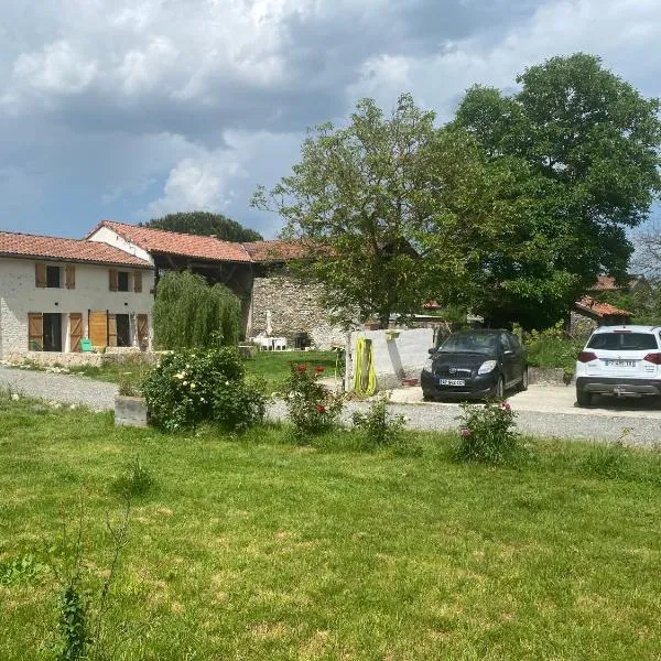 Le grand bleu, hotel in Bordes-de-Rivière