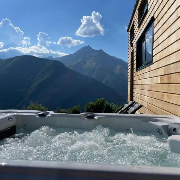 Tiny house avec spa privatif, hotel in Mont