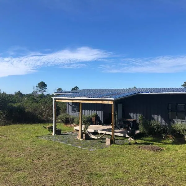 Casetta del Fuoco - Eco Container Cottage, hotel in Plettenberg Bay