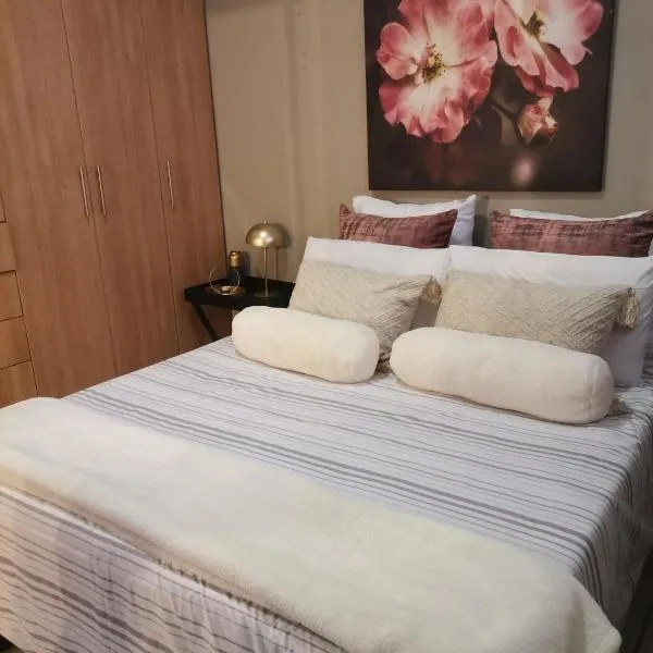 DR M BEAUTY LOUNGE AND GUEST HOUSE, hotel in Bloemfontein