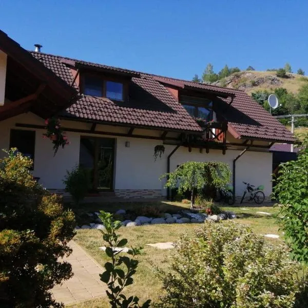 Prázdninový byt Lýdia, hotel i Lopej