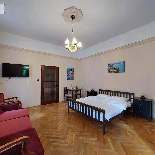 Gosztonyi Villa, hotel v Siófoku