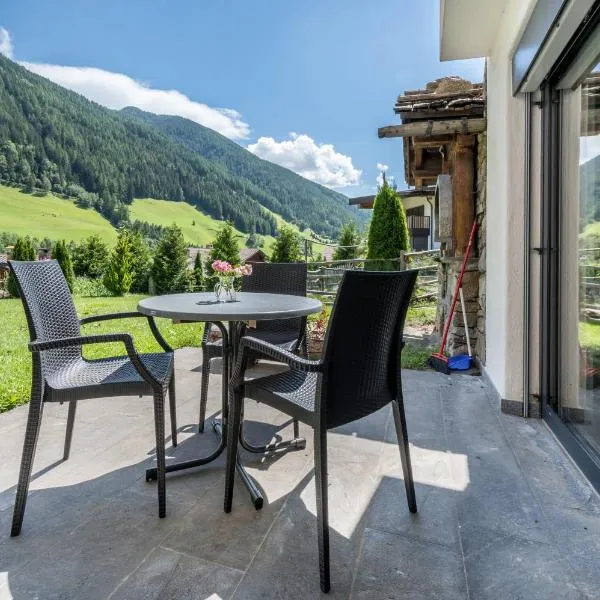 Alpenappart App Kreuzkofel, hotel v destinaci Cadipietra