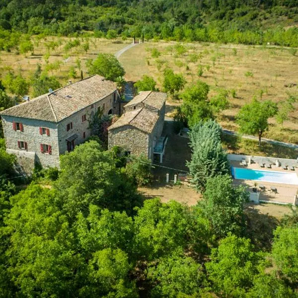 Le Mas de Roussa, hotel in Meyrannes