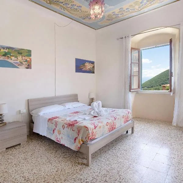 Biassa में, होटल Acciuga House