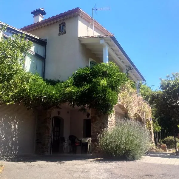 Les Jardins d'Arbousse – hotel w mieście Saint-Jean-du-Gard