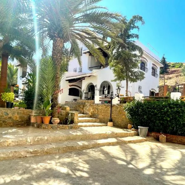 Dar Maria - Maison d'hôtes, hotell i Aouchtame