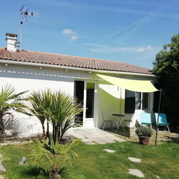 Maison de vacances face plan d'eau classée, hotel a La Faute-sur-Mer