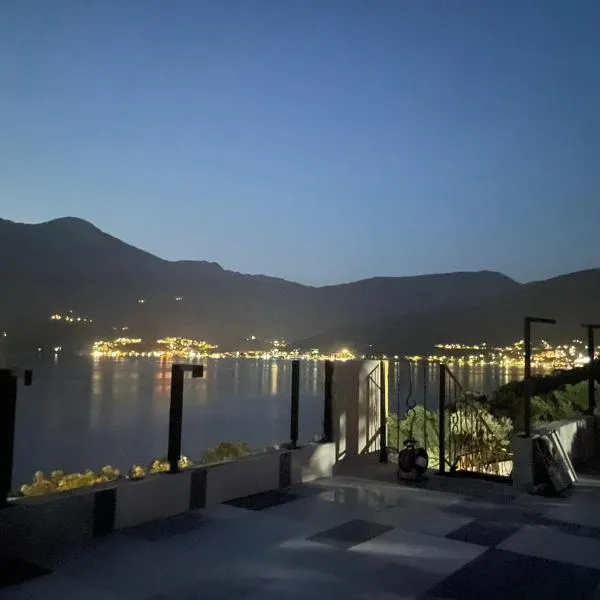 Casa de Laza Apartments、ヘルツェグ・ノヴィのホテル