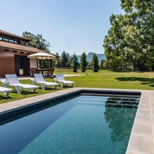 La Solfa casa aislada con piscina y jardín, hotel a les Preses